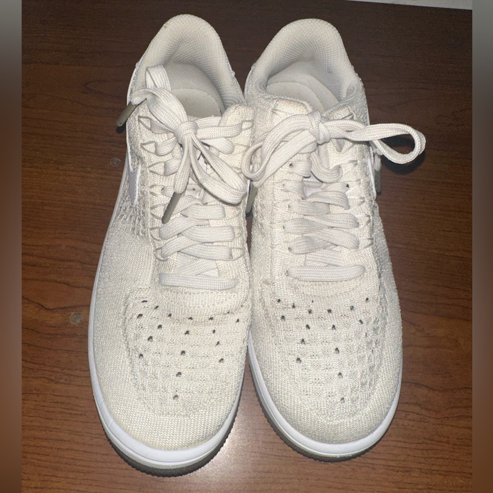Nike Women's Cream and White Sneakers - Picture 2 of 6